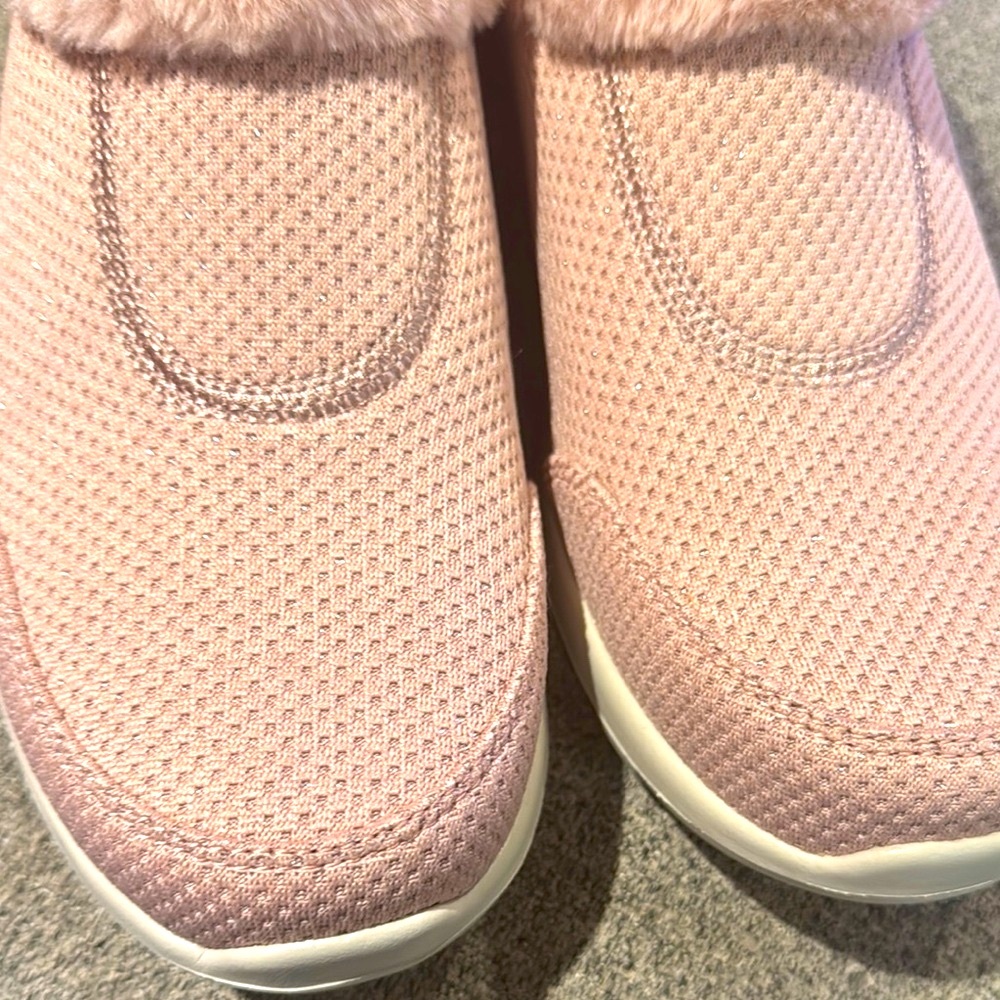 Skechers Pink Cozy slip on shoes with Plush Lining super soft - Picture 3 of 11